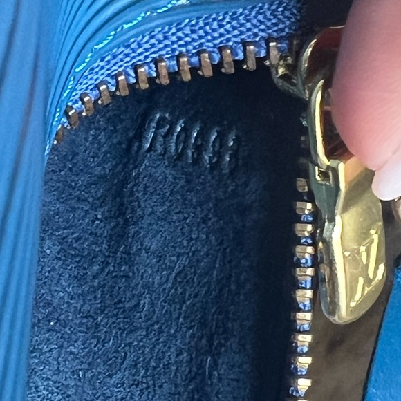 Louis Vuitton Blue Epi Leather Mini Soufflot Papillon Wristlet - Picture 16 of 17